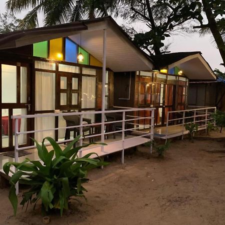 Casa Beach Hut Resort 팔로렘 외부 사진